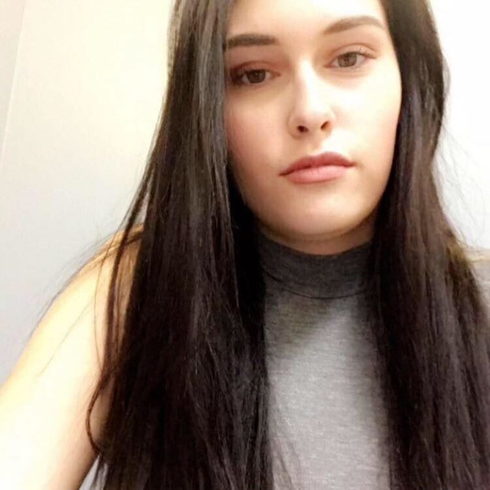 Meet your Posher, Chaya